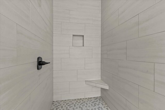 195 County Road 711, Enterprise, AL 36330 - full bathroom featuring tiled shower