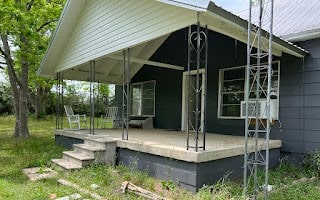 exterior space featuring a porch