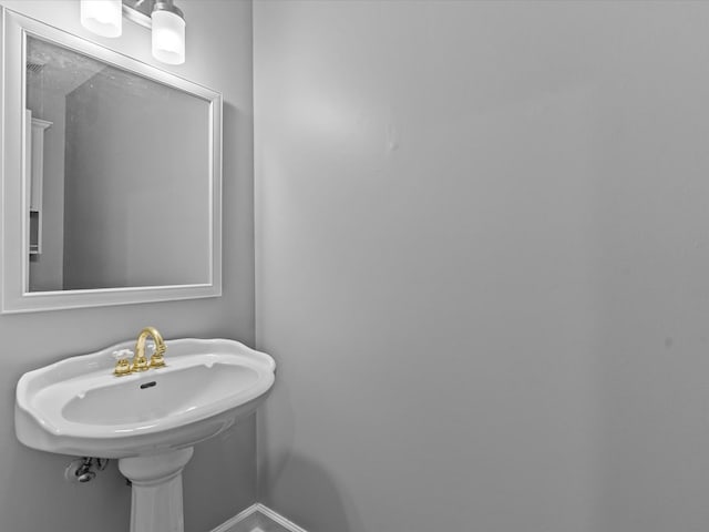 3602 Lake Oak Ridge Dr, Enterprise, AL 36330 - bathroom with baseboards
