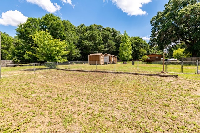 847 Phyllis Ave, Enterprise, AL 36330 - view of yard with a gate