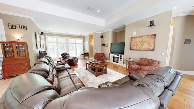 260 Cobb Rd, Dothan, AL 36301 - living area featuring crown molding, light wood-style flooring, and recessed lighting