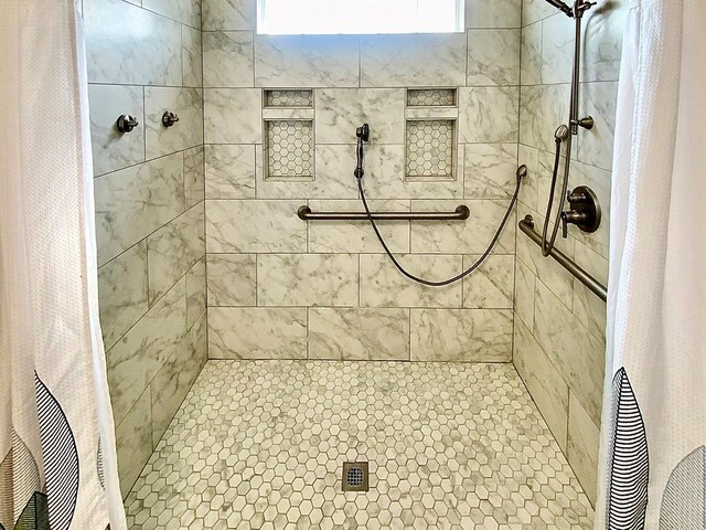 30 Cotton Creek Blvd, Enterprise, AL 36330 - full bath with a tile shower