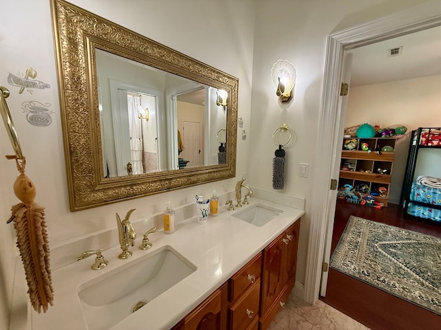403 Stonegate Dr, Dothan, AL 36305 - full bath featuring double vanity