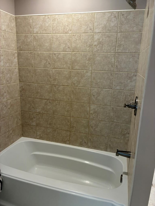bathroom featuring shower / tub combination