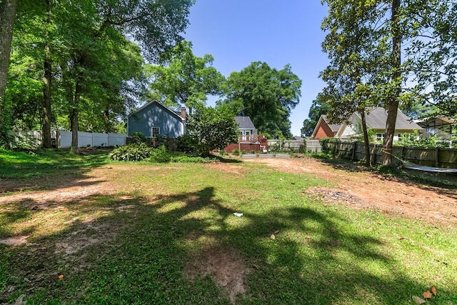 102 Lindsey Ln, Dothan, AL 36305 - view of yard with a deck