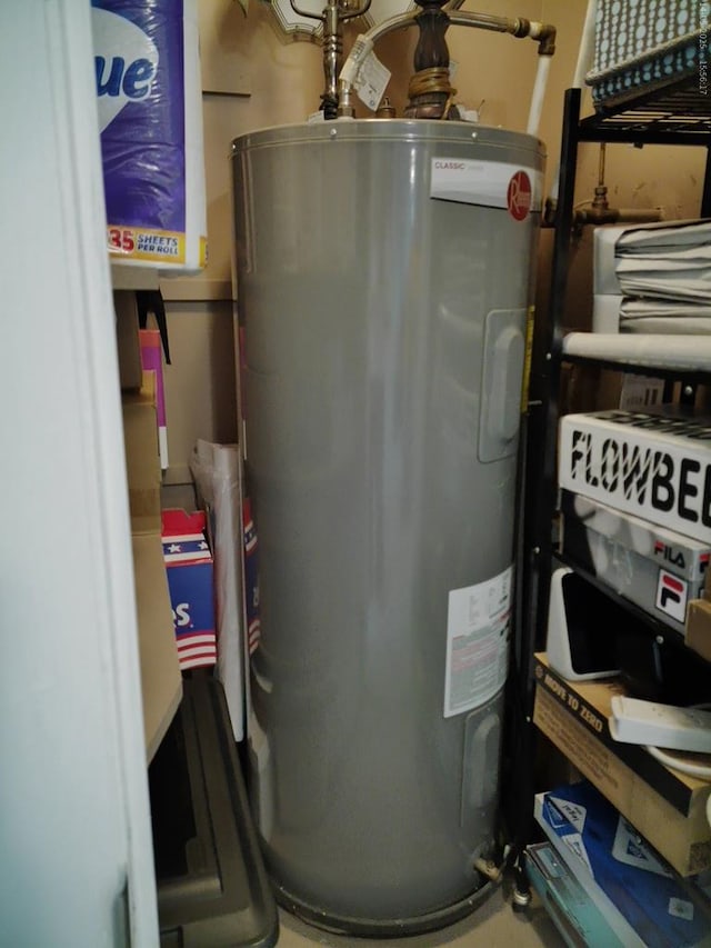 4301 County Road 156, Enterprise, AL 36330 - utilities featuring electric water heater