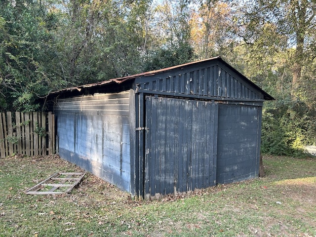 view of outbuilding