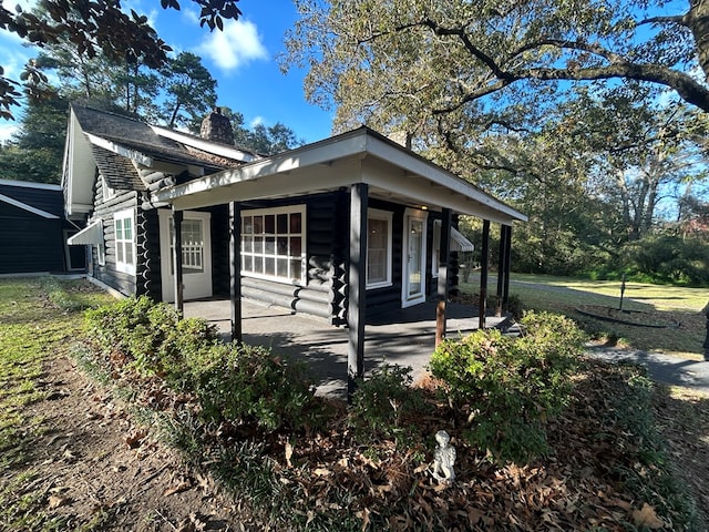 view of front of house with a porch