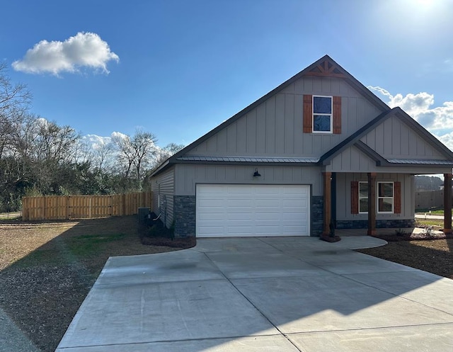 view of front facade with a garage