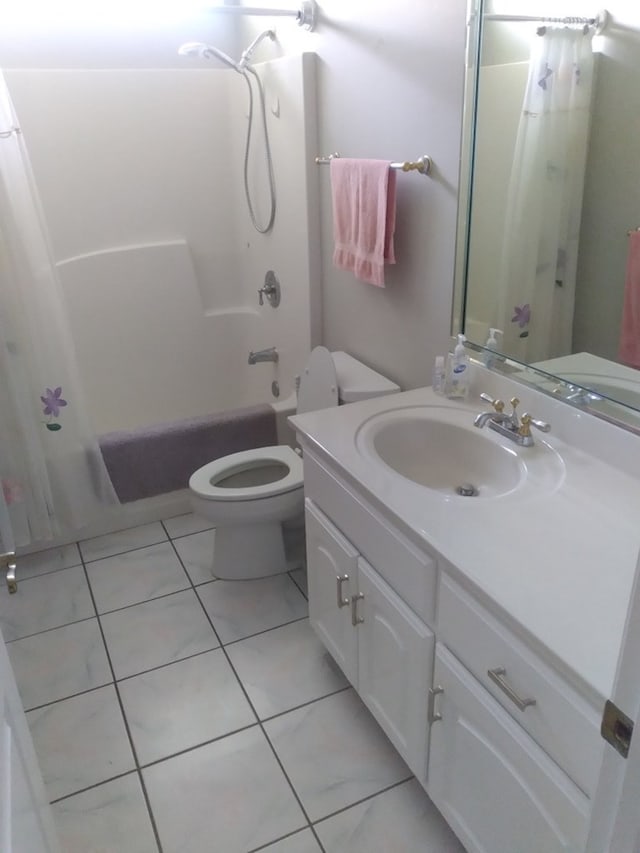 38 Vansant Pl, Dothan, AL 36301 - bathroom with vanity, shower / bath combo, toilet, and tile patterned floors