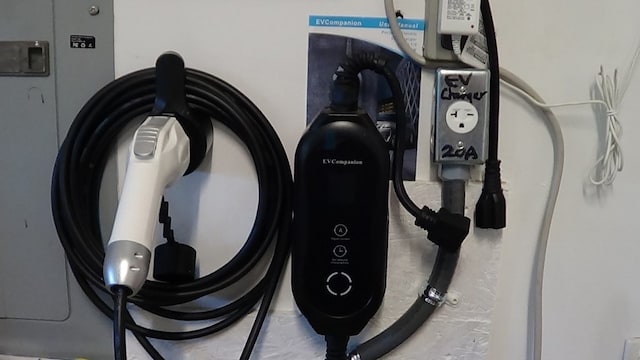 38 Vansant Pl, Dothan, AL 36301 - detailed view of electric vehicle charger