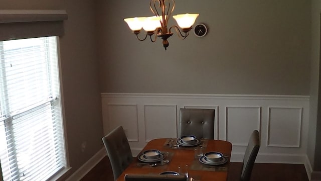38 Vansant Pl, Dothan, AL 36301 - dining room with a decorative wall, a chandelier, and a wainscoted wall