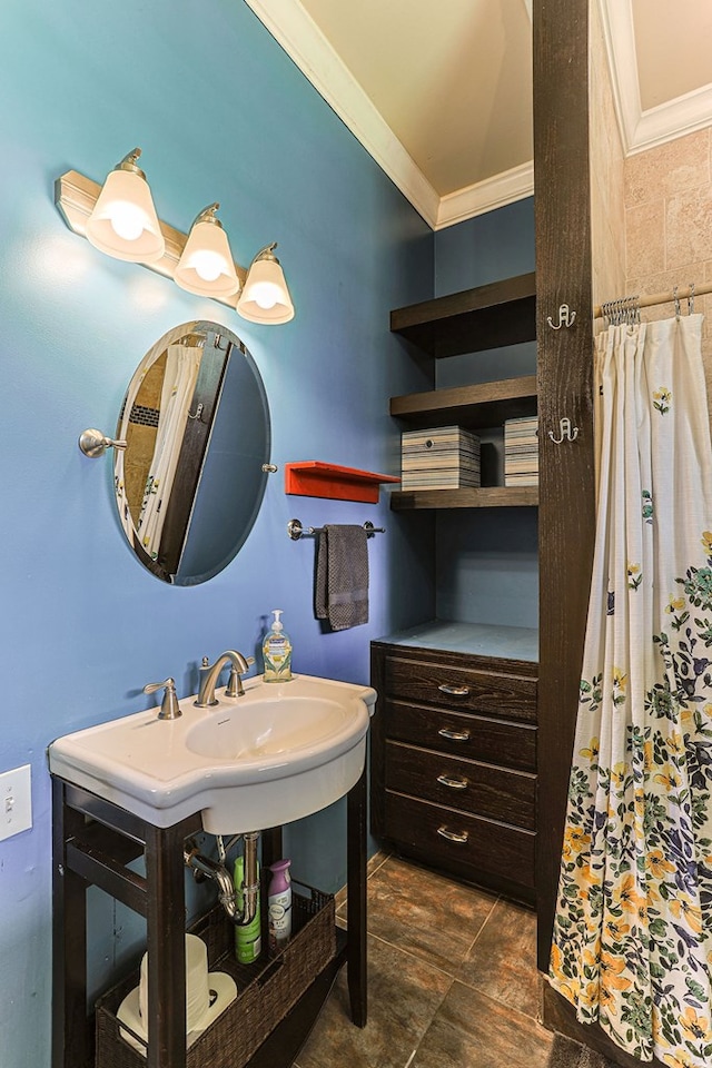 1810 Northside Dr, Dothan, AL 36303 - bathroom featuring ornamental molding, stone finish floors, and a shower with shower curtain