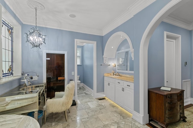 109 Royal Highlands Ln, Dothan, AL 36305 - full bath with vanity, a chandelier, and crown molding