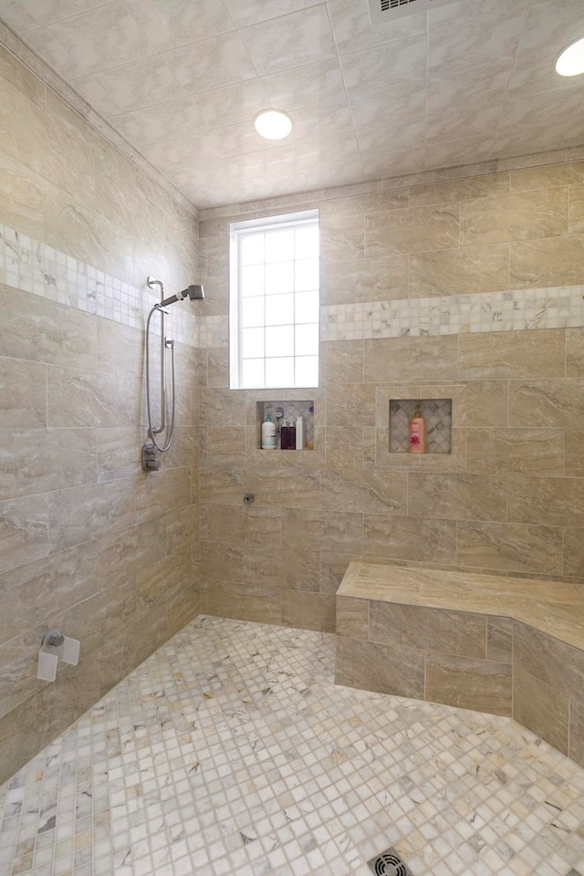 109 Royal Highlands Ln, Dothan, AL 36305 - bathroom featuring tiled shower