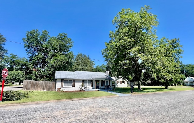 601 6th Ave, Ashford, AL 36312 - single story home featuring a chimney