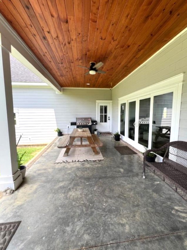 1015 Hardy Rd, Dothan, AL 36301 - view of patio featuring a ceiling fan, grilling area, and outdoor dining area