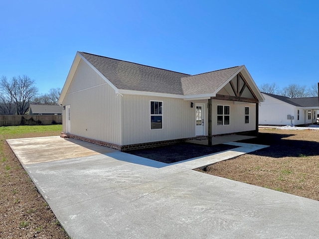 view of front of property