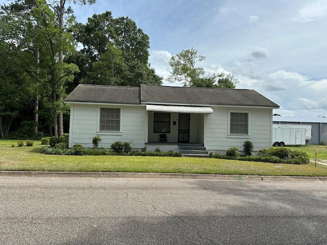 111 Helen St, Dothan, AL 36301 - view of front of property featuring a front lawn