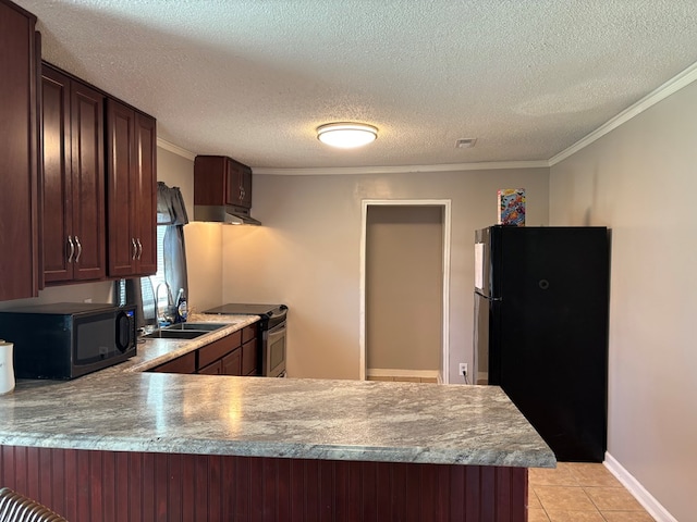 kitchen featuring light tile patterned floors, ornamental molding, a sink, a peninsula, and black appliances
