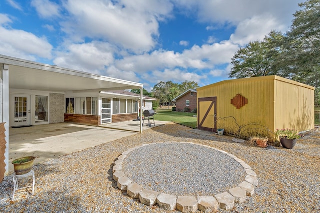 view of yard featuring a patio