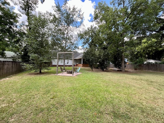 view of yard with a patio