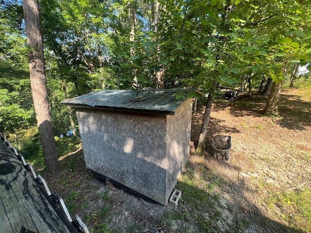 view of outbuilding