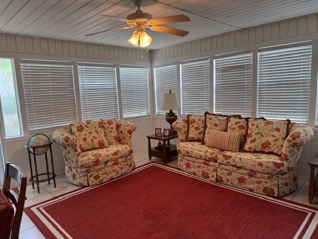 208 Craftsman Dr, Dothan, AL 36303 - living area featuring a ceiling fan