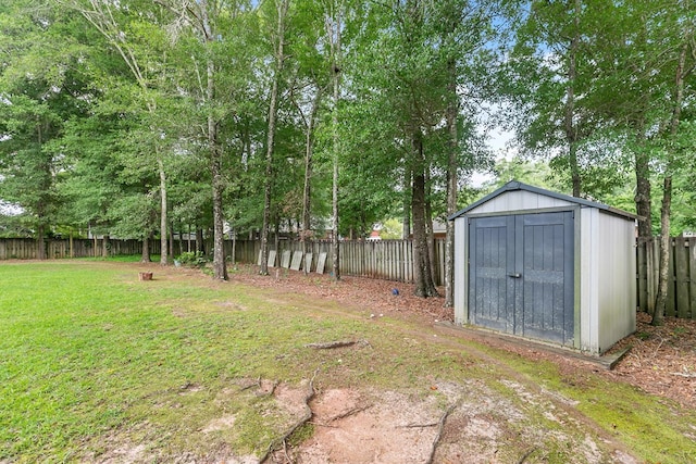400 Bent Oak Dr, Dothan, AL 36303 - fenced backyard with a storage shed