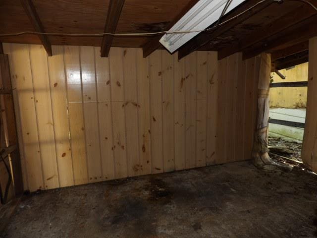 1011 Sunset Blvd, Elba, AL 36323 - below grade area with wooden walls