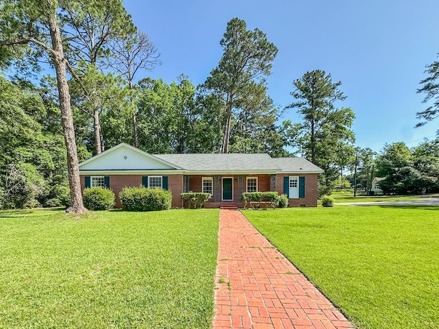 800 W Brookside Ave, Geneva, AL 36340 - single story home with a front yard and brick siding