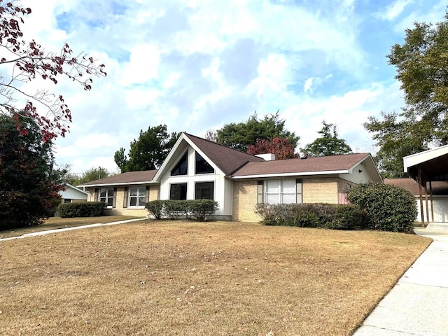 view of front of house with a front yard