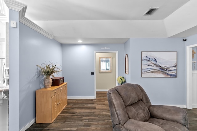 404 Powder Horn Dr, Midland City, AL 36350 - sitting room with dark wood-style floors, baseboards, visible vents, and recessed lighting
