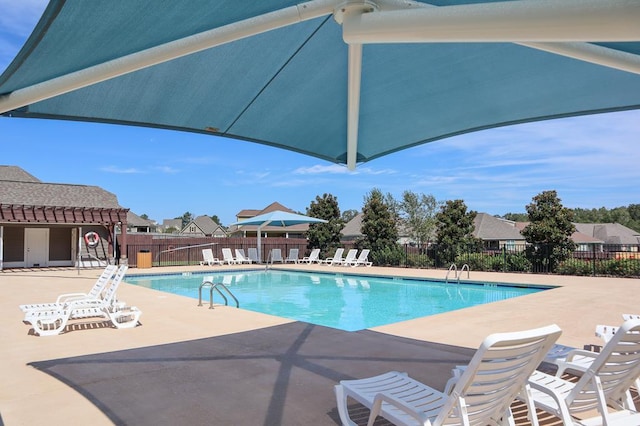 174 Ridgecrest Loop, Dothan, AL 36301 - community pool with a patio