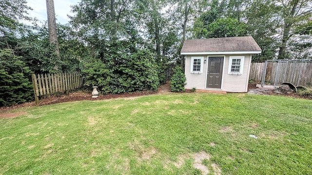 5 Walford Pl, Dothan, AL 36301 - fenced backyard featuring an outdoor structure