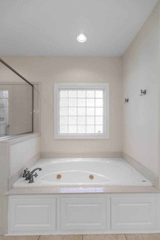 707 Edinburgh Way, Dothan, AL 36305 - bathroom with a jetted tub