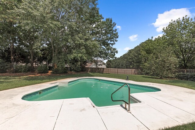 707 Edinburgh Way, Dothan, AL 36305 - view of pool featuring a fenced backyard, a fenced in pool, a yard, and a patio area