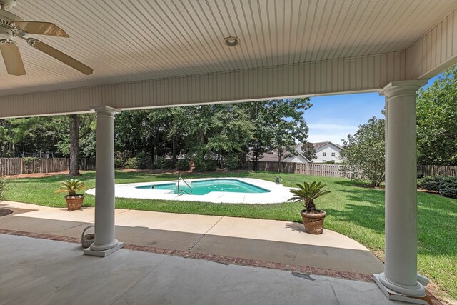 707 Edinburgh Way, Dothan, AL 36305 - view of patio / terrace featuring a fenced in pool, a fenced backyard, and a ceiling fan