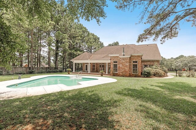 707 Edinburgh Way, Dothan, AL 36305 - view of pool with a fenced backyard, a fenced in pool, a yard, and a patio area