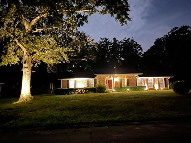 1006 Northfield Cir, Dothan, AL 36301 - single story home with a front yard and brick siding