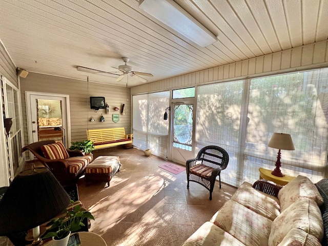 508 N Englewood Ave, Dothan, AL 36303 - sunroom featuring ceiling fan
