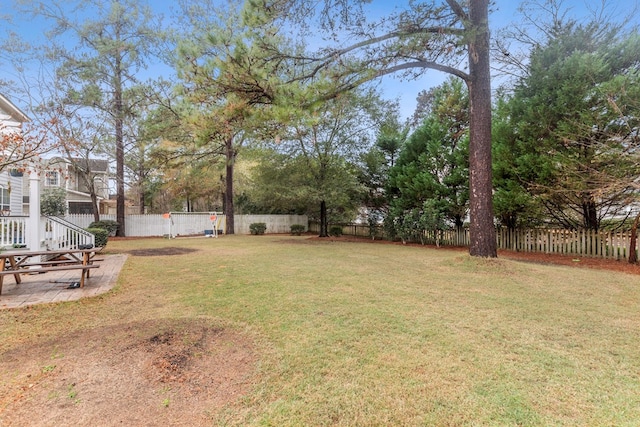 view of yard with a patio area