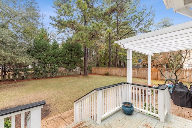 view of yard with a pergola