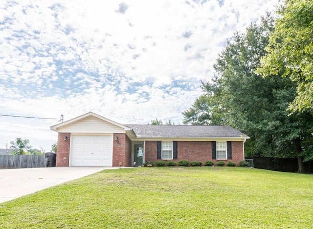 52 Oakwood Dr, Midland City, AL 36350 - single story home featuring driveway, an attached garage, and brick siding