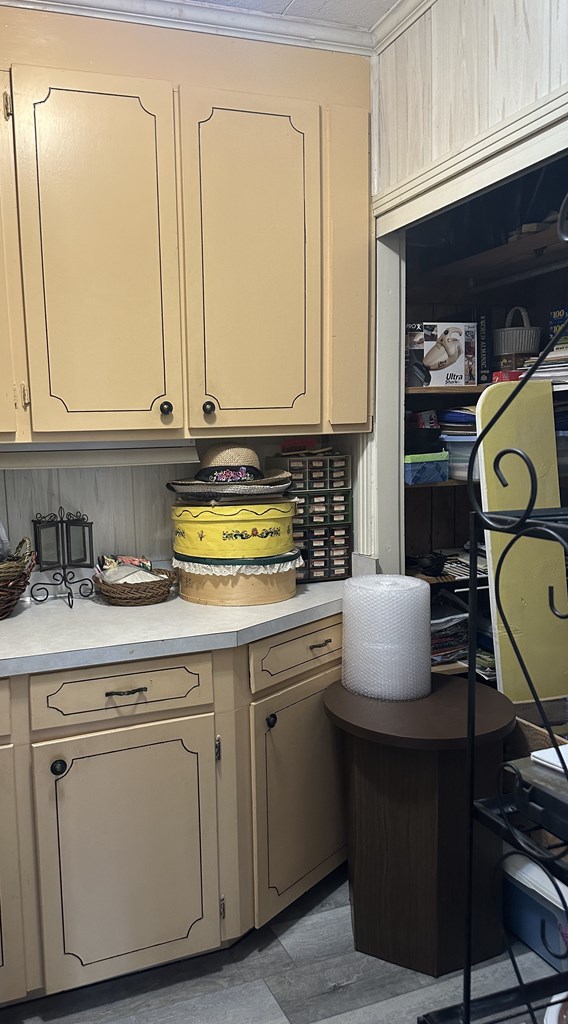 1712 Sowell Rd, Brewton, AL 36426 - kitchen featuring crown molding