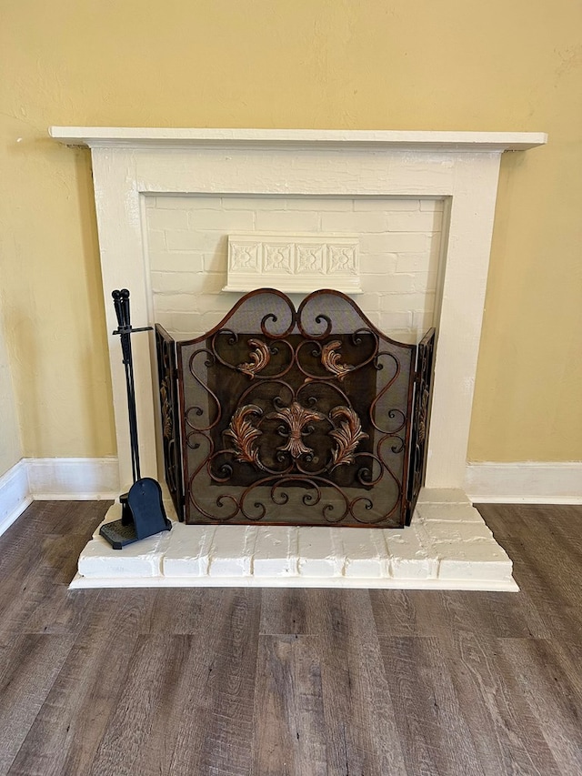 6537 E State Highway 52, Hartford, AL 36344 - details featuring baseboards and wood finished floors