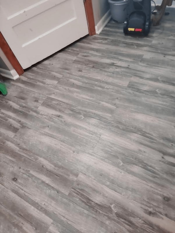 674 Drew Rd, Dothan, AL 36303 - detailed view of wood finished floors