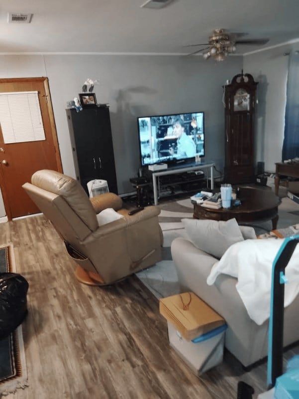 674 Drew Rd, Dothan, AL 36303 - living room with wood finished floors and a ceiling fan