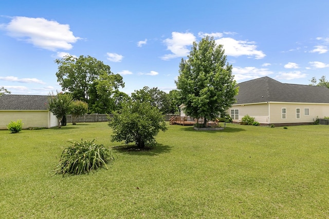 409 Drake Dr, Dothan, AL 36605 - view of yard featuring a wooden deck