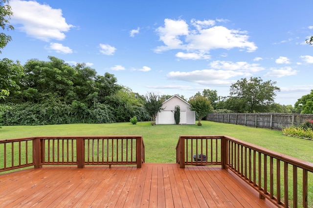 409 Drake Dr, Dothan, AL 36605 - wooden deck with an outdoor structure and a fenced backyard